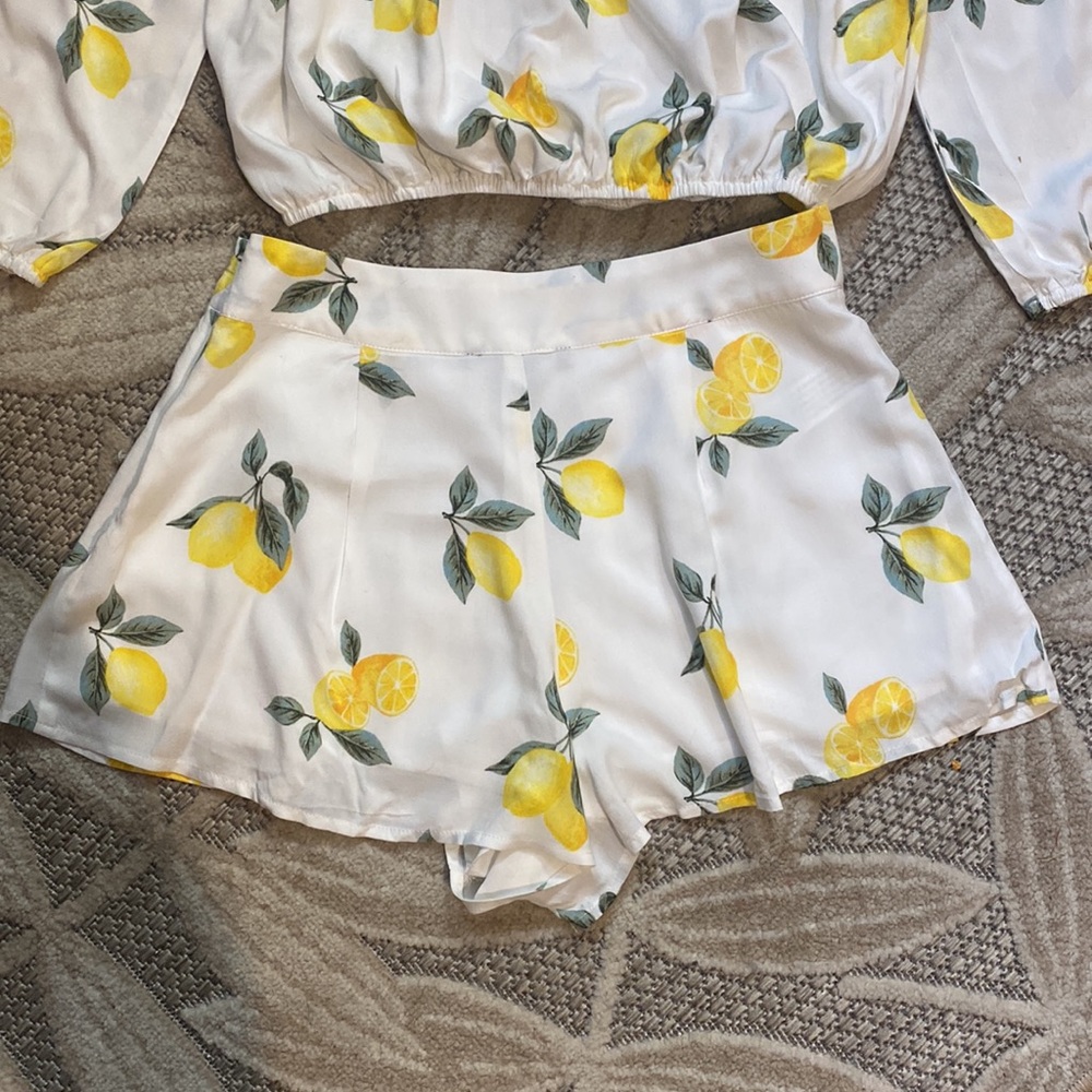 F21 Lemon Print Shorts Set - Picture 6 of 7